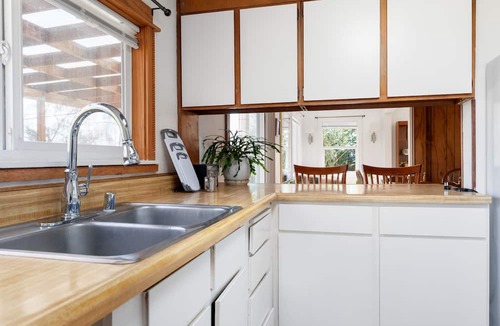 Clinton House | Ferry Vacation Rental