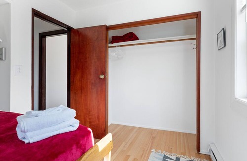 Clinton House | Ferry Vacation Rental