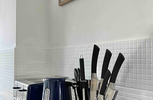 Windsor Cottage | Stunning Windsor Cottage, Perfect Location