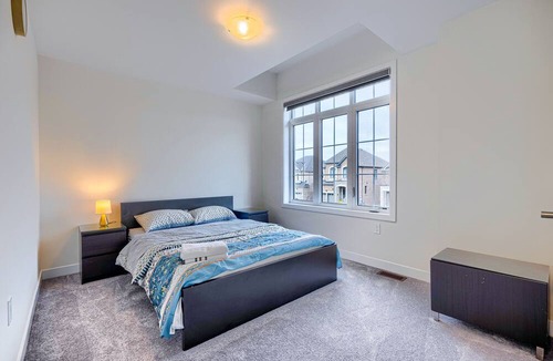 Cambridge House | A king and 3 Queen beds in 4 bedrooms, good sleep for 8