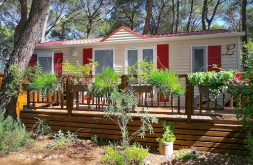 Castelnau-de-Guers House | Mobilhome 4 étoiles - Piscine - eechea