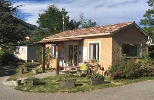 Orpierre House | Camping 4 étoiles - Piscine - eeeaec