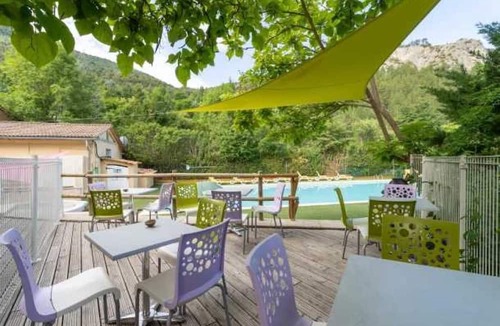 Orpierre House | Camping 4 étoiles - Piscine - eeeaec