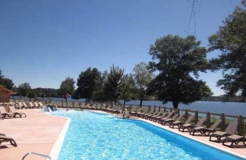 Canet-de-Salars House | Camping 4 étoiles - Parc aquatique - eeeaha