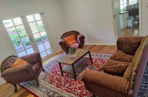 Lower Plenty House | Spectacular Acre Venue with Stunning Views