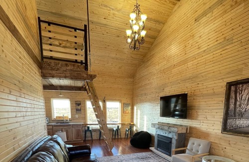 Sycamore Cabin | Cabin on the plains