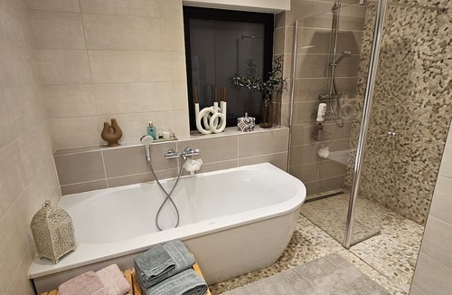 Bourbourg House | Belle Maison + Jaccuzzi Plage à 15 mns Idéal Visite Dunkerque Calais et St-omer