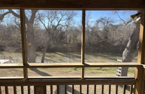 Leesville House | Serene riverfront property on the Guadalupe River