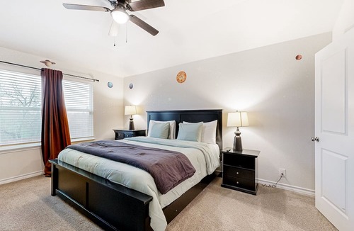 Medina Valley House | Dog-friendly single-level retreat with pool access, large yard, washer/dryer, AC