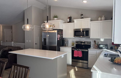 Isanti House | Tranquil and Spacious Getaway!