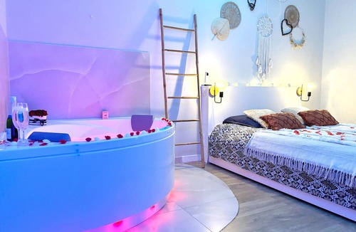 Downtown Le Havre Apartment | The Pearl - Jacuzzi SPA - Giant Screen - Parking