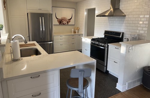 Lakeside House | Modern Ranch - great location!