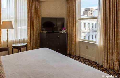 Financial District House | Suite + Connecting Room at a 4.5⭐️ Hotel