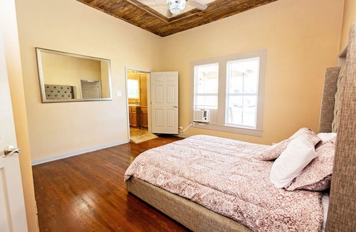 Falls County House | Peaceful home located in Central Texas right off of I-35 corridor. Pet friendly