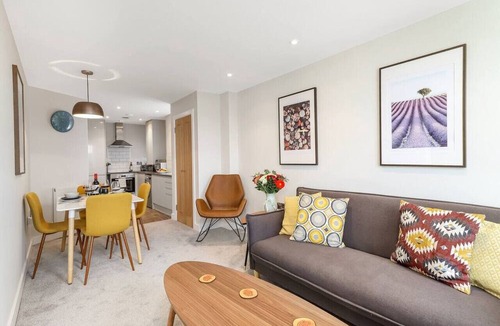 Andover Apartment | Beautiful Executive Apartment 3