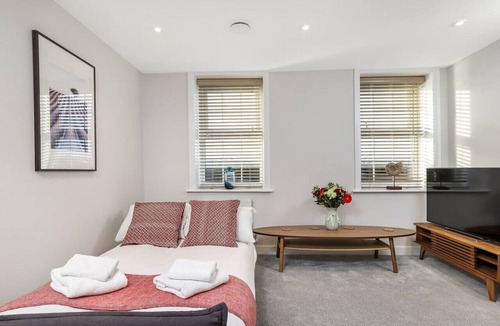 Andover Apartment | Beautiful Executive Apartment 3