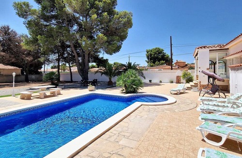 Miami Platja Ski Chalet | Chalet Mimosa Oasis