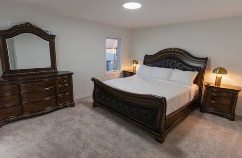 London House | Spacious Dream Home for You and Yours