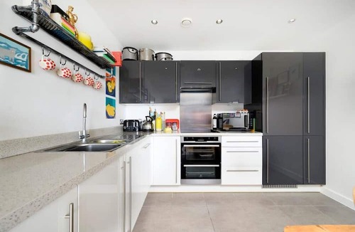 Southbury Apartment | Cozy and modern 1BR flat in Enfield