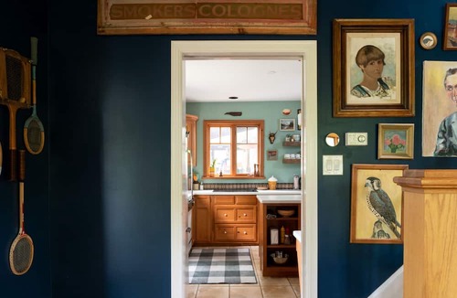 Mississippi Mills House | Waterfront Cottage with Sauna, Fire Pit, and Kayaks—A Film-Themed Experience!