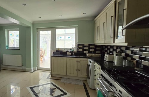 Gooshays House | Pine, One Single Room, Romford