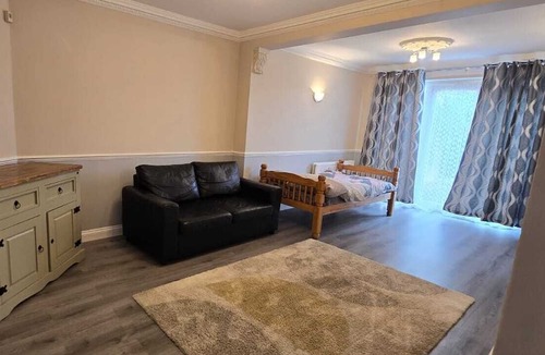 Gooshays House | Ash, One Double Room, Romford