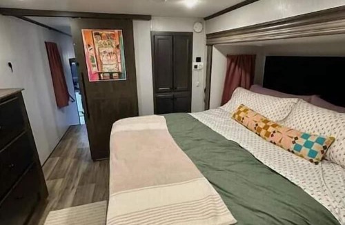 Arrington House | Cute & Homey Camper @ Happy Farm