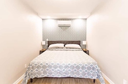 Monroe Apartment | Stylish Downtown Flat