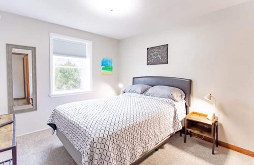 Monroe Apartment | Baumies Guest Apartment