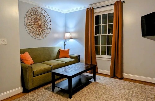 Rome House | Walk downtown from Lumpkin Hill!