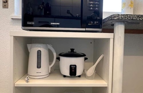 Hoengg Apartment | Gemütliches Apartment mit Einem Schlafzimmer in Zürich Höngg