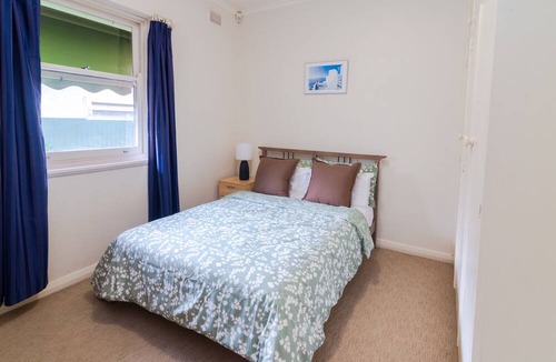 Fullarton House | The Wattle House