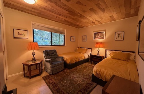 Sylvan - Highlands - Southwest Hills Apartment | Portland urban Treehouse