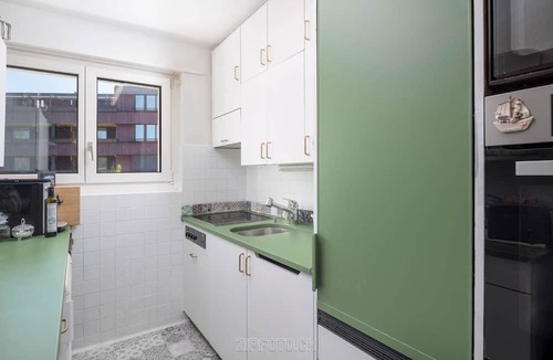 Meilen District Apartment | Schöne Wohnung 10 min von Zürich See Netflix/wifi/parkplatz