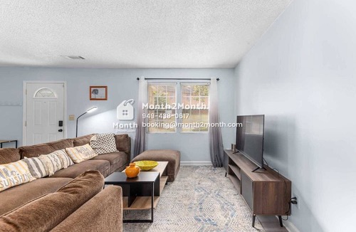 Scottdale House | Cozy Haven on Third Ave #41934