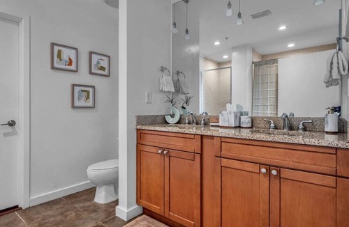 South Eola Condo | 2/2 PENTHOUSE DOWNTOWN with large Billiard room