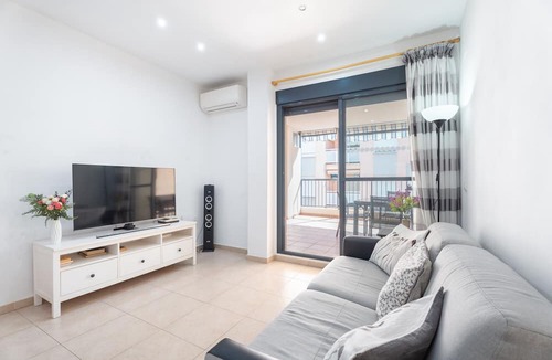 El Grau de Moncofa Apartment | Apartment "Acogedor a 100 m Playa" with Private Terrace & Wi-Fi