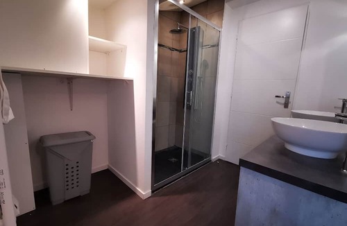 Vienne Apartment | Apartment-Private Bathroom