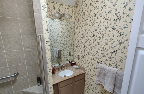 Hanahan House | Beautiful Townhome with 2 Master Suites