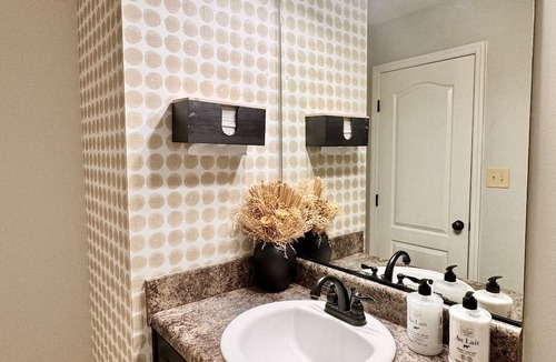 Gracewood House | NEW l Unique l Modern l Cozy