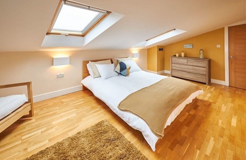 Sutton-in-Ashfield House | Host & Stay | The Willows