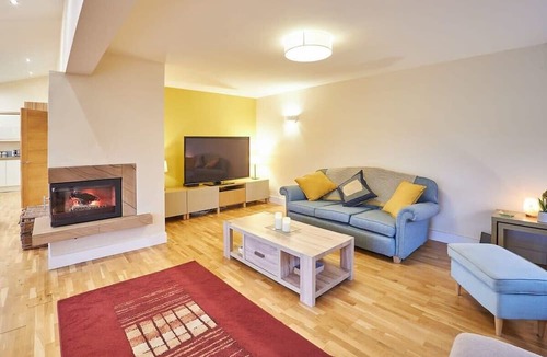 Sutton-in-Ashfield House | Host & Stay | The Willows