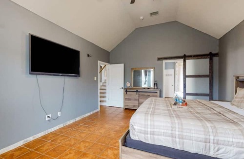 Memorial Parkway House | The Oak House