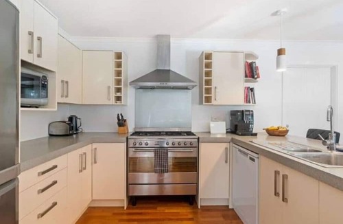 Arthur's Point House | At home on Atley, Arthurs Point