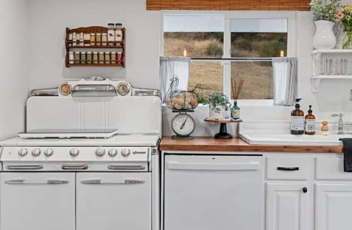 Newcastle House | Countryside Cottagen