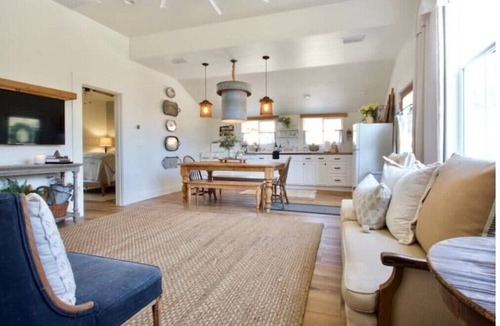 Newcastle House | Countryside Cottagen