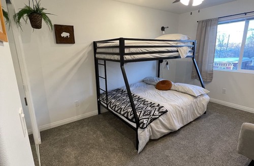 Lander House | Lander Oasis