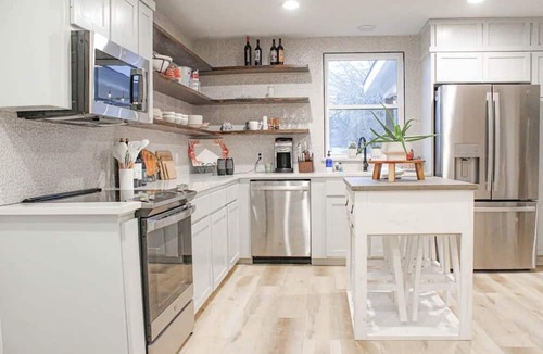 Saint Jo House | Let Go in Saint Jo! A modern barn house