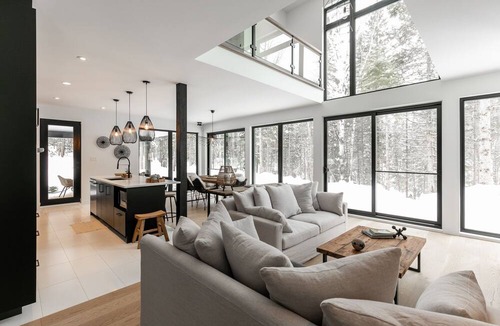 Morin Heights House | Wakanda, Luxueux Chalet Près des Pentes de Ski!
