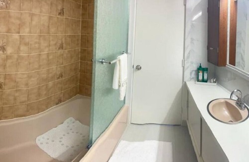 Weston House | Elegant, clean, spacious, king bed, fast internet